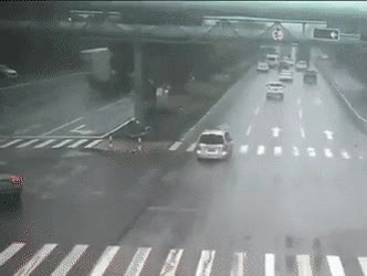 방어운전류 갑.gif