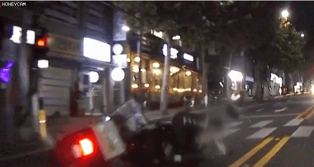 불법중침과 역주행이 만나는 아름다운 풍경.mp4