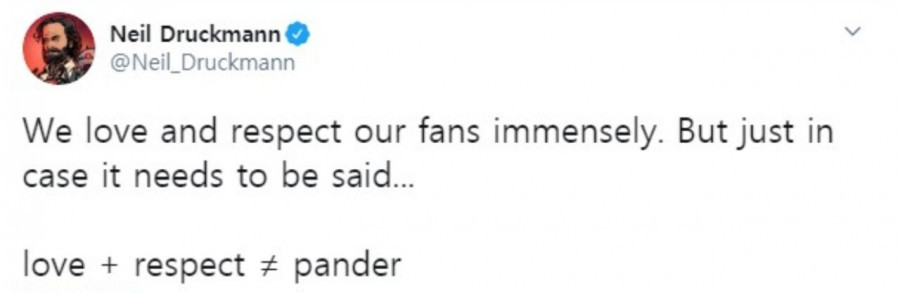 고객을 조롱하는 게임사