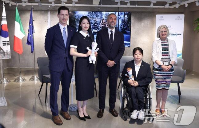 미모가 꺾일 기세가 안보인다는 김연아 최근 모습