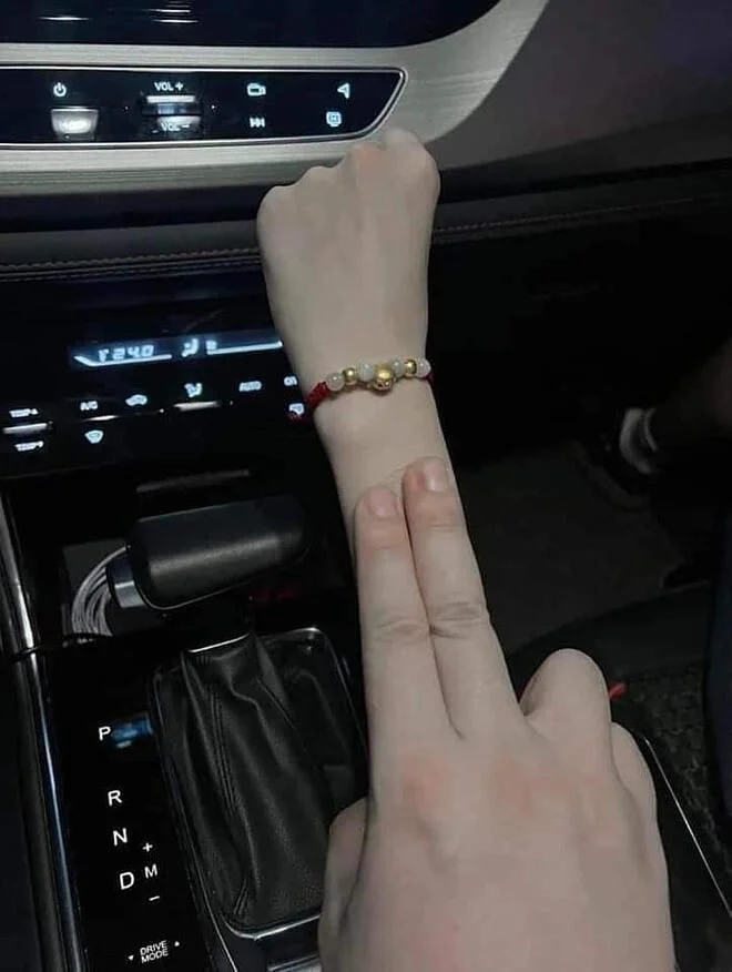 설레는 남녀 손목 굵기 차이